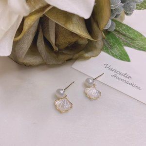 Freshwater Pearl Shell Earrings